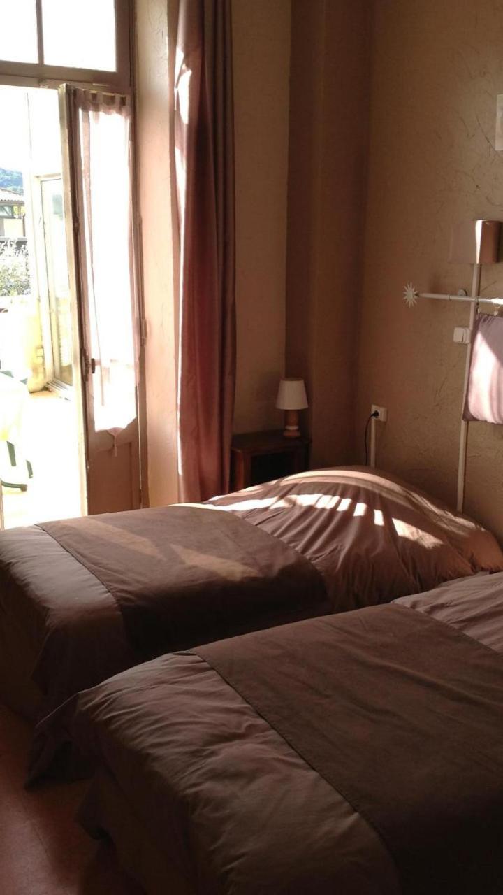 Hotel Restaurant Les Oliviers Nyons Bagian luar foto