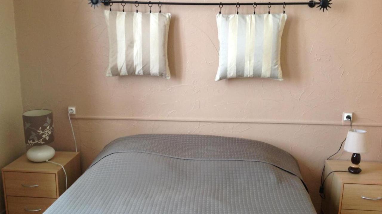 Hotel Restaurant Les Oliviers Nyons Bagian luar foto